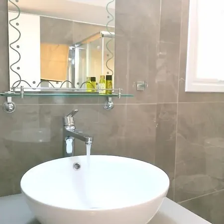 Florea Aparthotel 3*